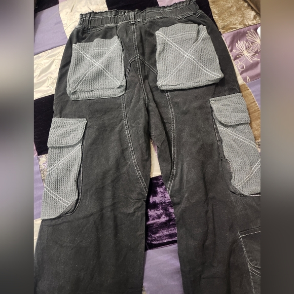 POL Twill and Thermal Knit Cargo Pants - Picture 8 of 11